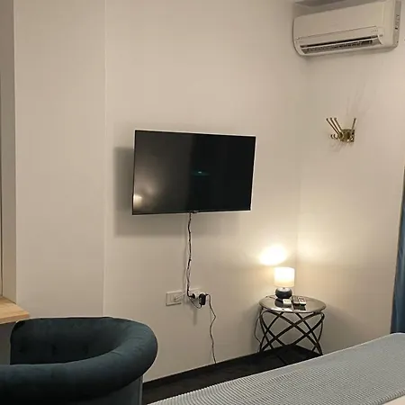 Madonca & Restaurant فندق 3*