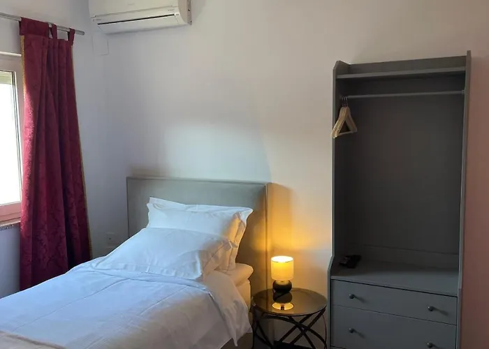 Madonca & Restaurant מלון 3*