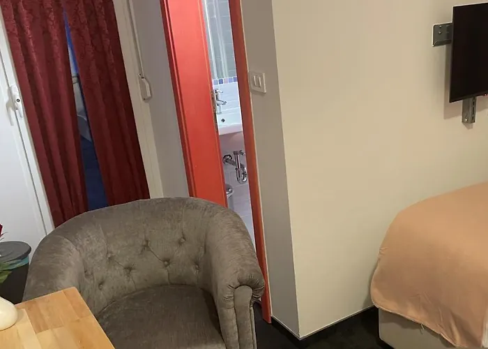 Madonca & Restaurant فندق 3*