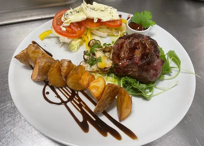 מלון Madonca & Restaurant 3*