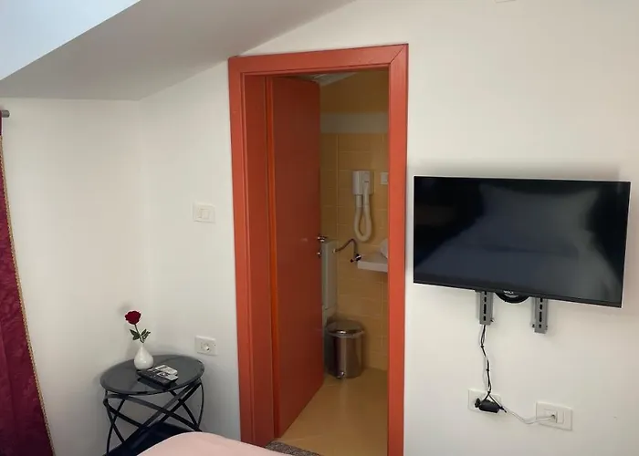 Madonca & Restaurant 3*