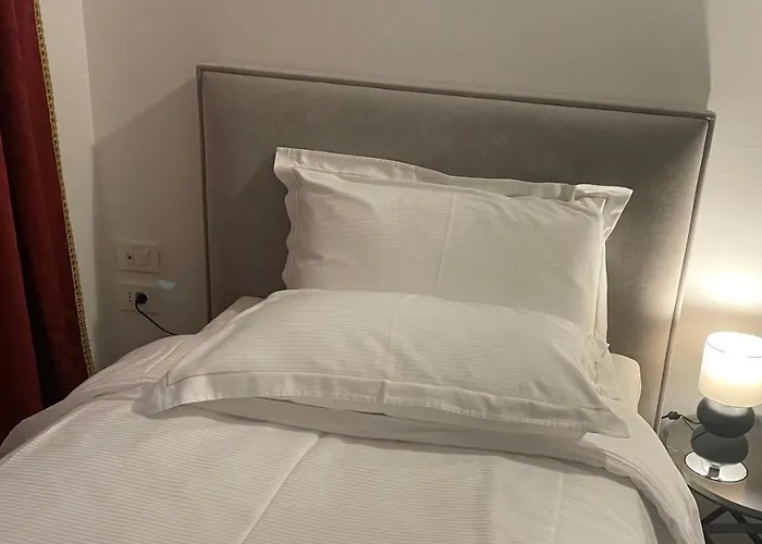 Madonca & Restaurant מלון